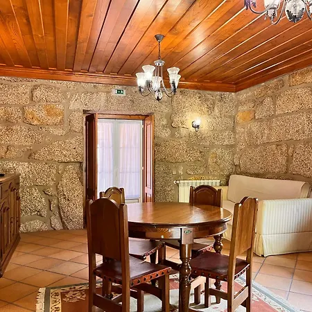 Κατάλυμα σε φάρμα Nomad's Country - Casa Cimo De Pedraca