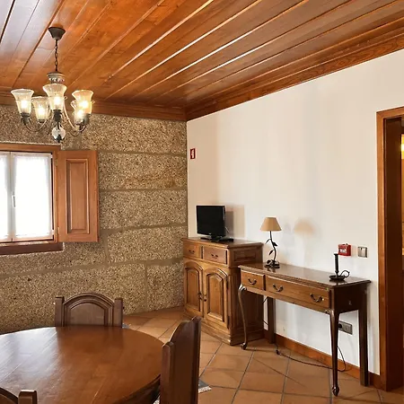 Nomad's Country - Casa Cimo De مزرعة للإقامة Pedraca